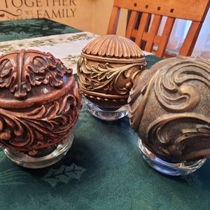 Set of 3 decorative balls